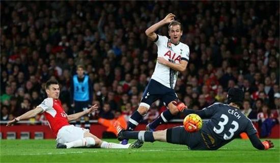 俱乐部的摄, 易卜拉希马, 到瑞典参加