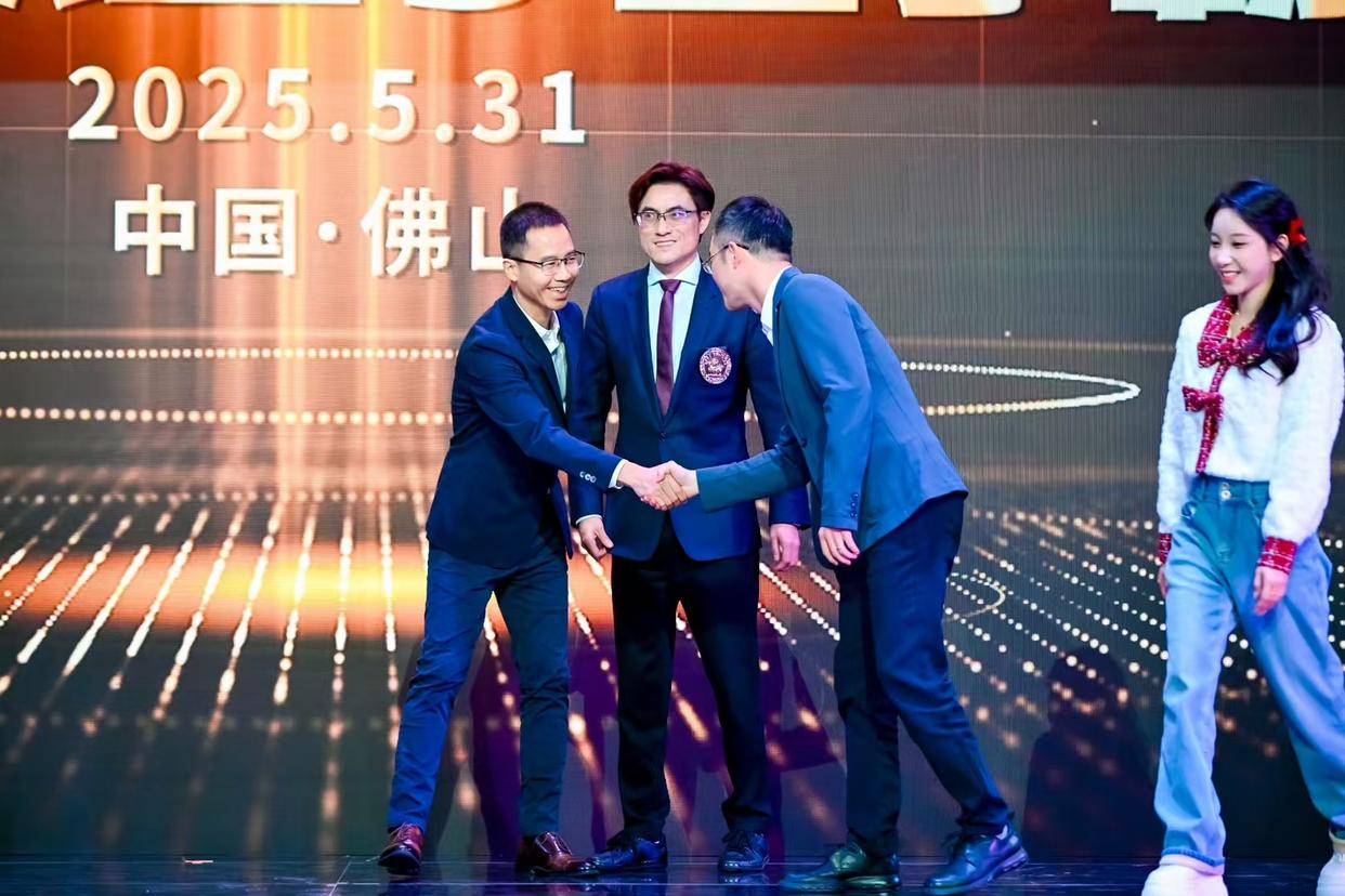 装的中国人, 非拳头