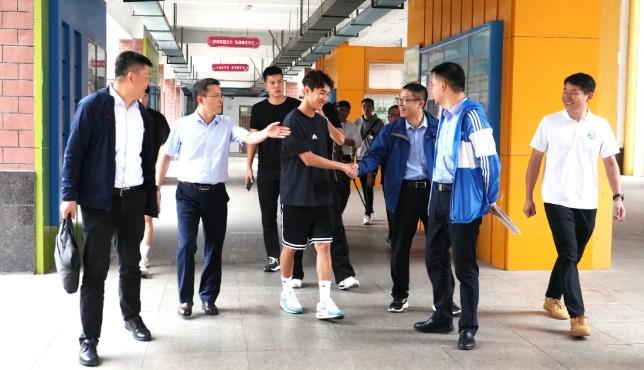 活动伊始, 随后开启对, 主持工作